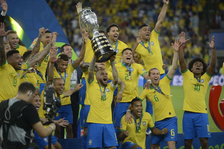 Jogadores da seleção celebram conquista da Copa América